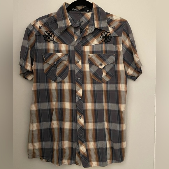 Men’s short sleeve button up. - Picture 4 of 5